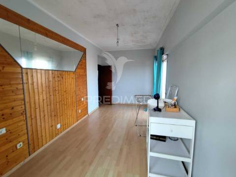 Apartamento t2 em fase de remodelação total amora