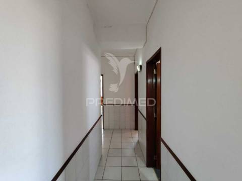 Apartamento t2 em fase de remodelação total amora