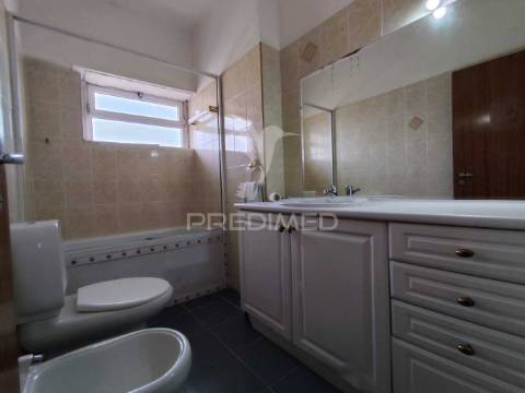 Apartamento t2 em fase de remodelação total amora