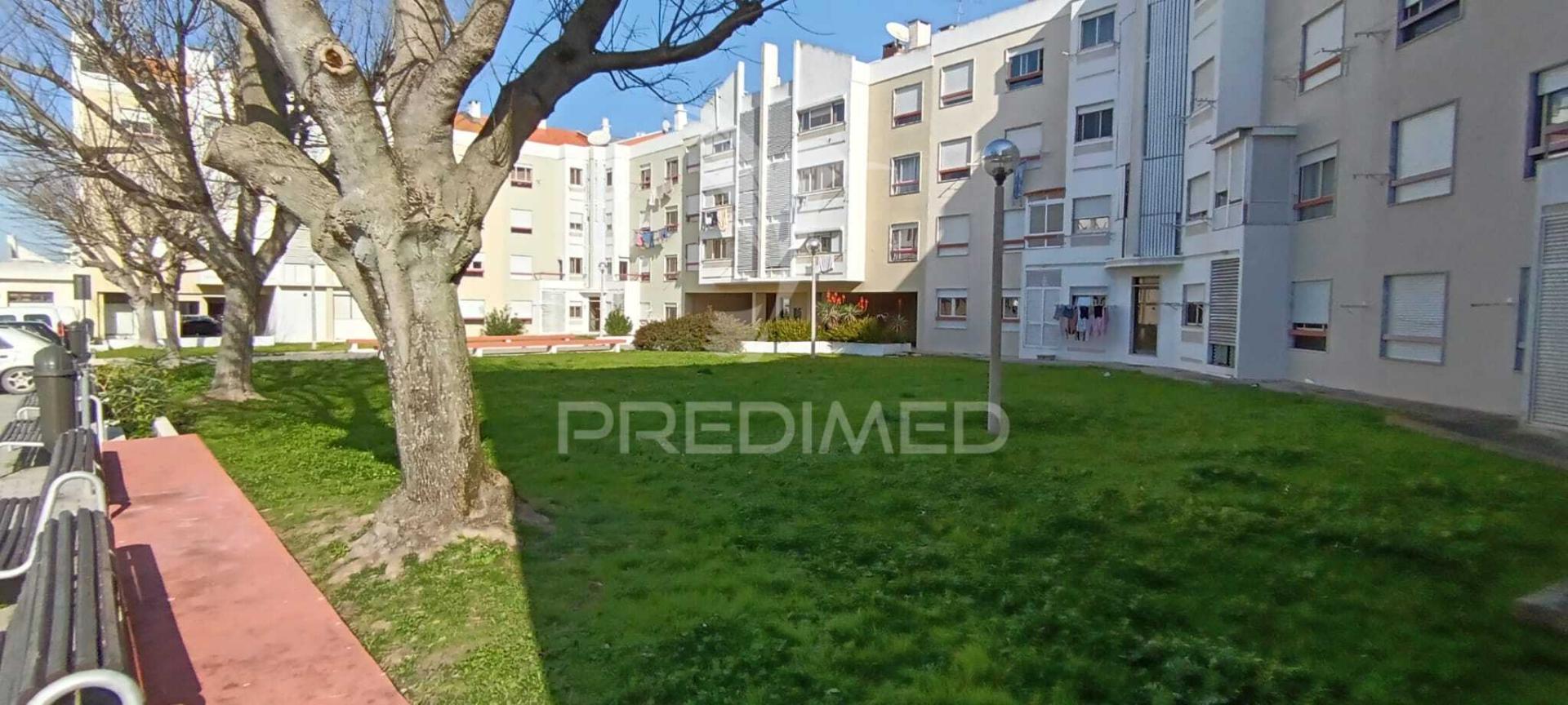 Apartamento t2 amplo na moita