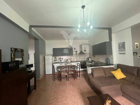 R/chão de moradia t2 c/quintal vedado