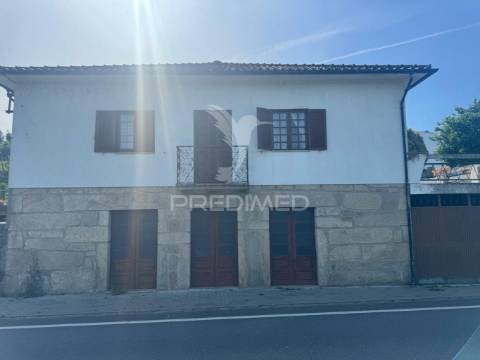 Moradia independente em pico regalados