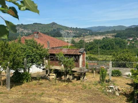 Moradia independente em pico regalados