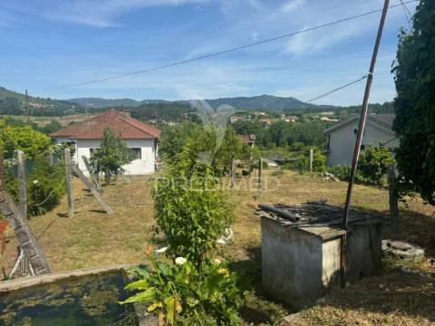 Moradia independente em pico regalados