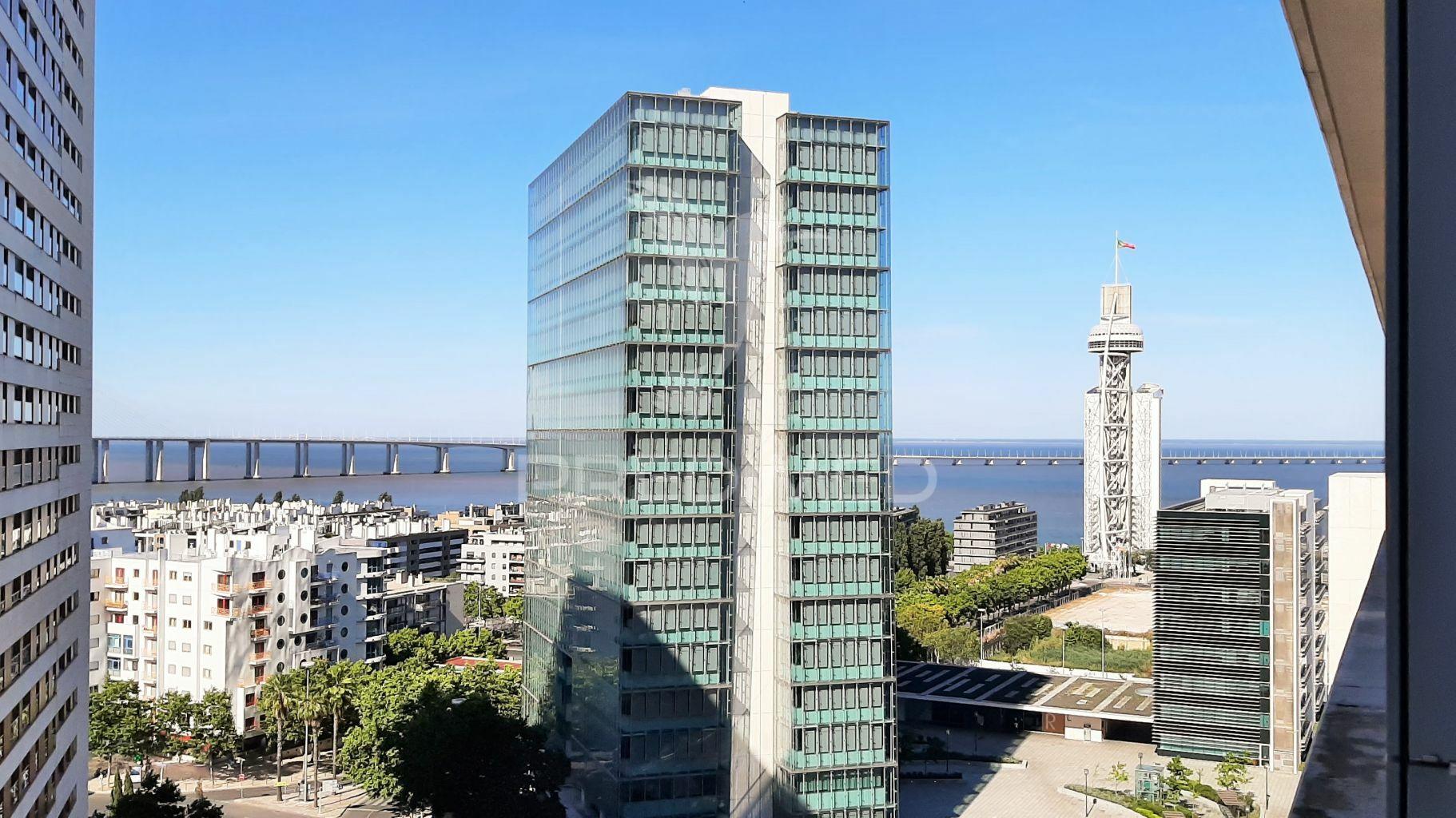 Escritório com vista rio e estacionamento - lisboa