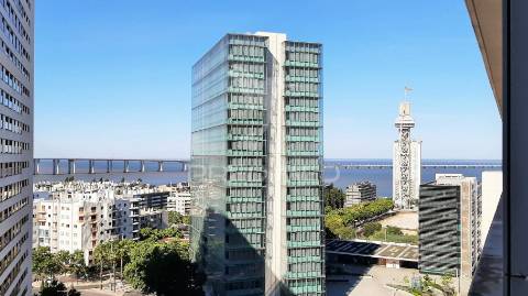 Escritório com vista rio e estacionamento - lisboa