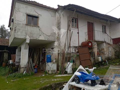 Moradia t3 para recuperar em gondemaria e olival, ourém