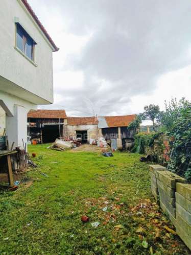 Moradia t3 para recuperar em gondemaria e olival, ourém