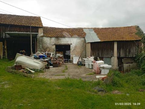 Moradia t3 para recuperar em gondemaria e olival, ourém