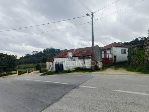 Moradia t3 para recuperar em gondemaria e olival, ourém