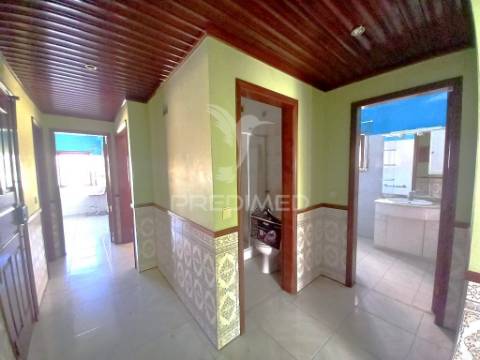 Apartamento t3-4 ass. (128m2) + varanda – fogueteiro - seixal