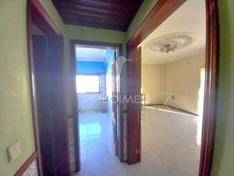 Apartamento t3-4 ass. (128m2) + varanda – fogueteiro - seixal