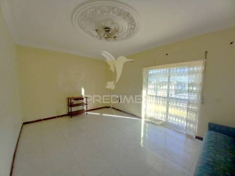 Apartamento t3-4 ass. (128m2) + varanda – fogueteiro - seixal