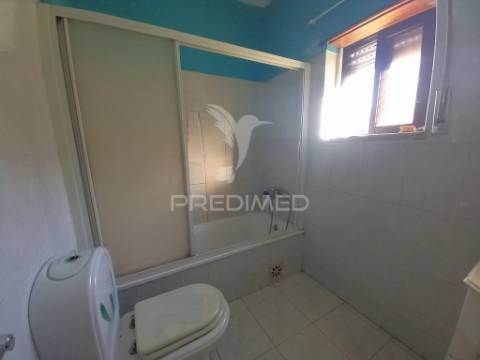Apartamento t3-4 ass. (128m2) + varanda – fogueteiro - seixal