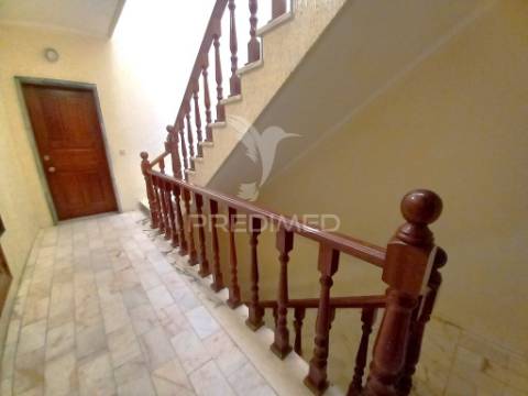 Apartamento t3-4 ass. (128m2) + varanda – fogueteiro - seixal