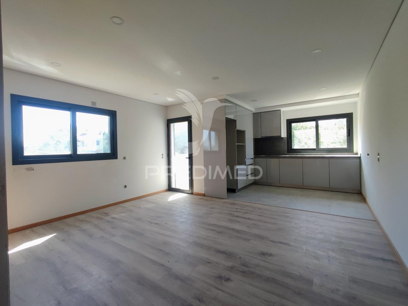 Apartamento t2, em construção em pedroso, vn gaia