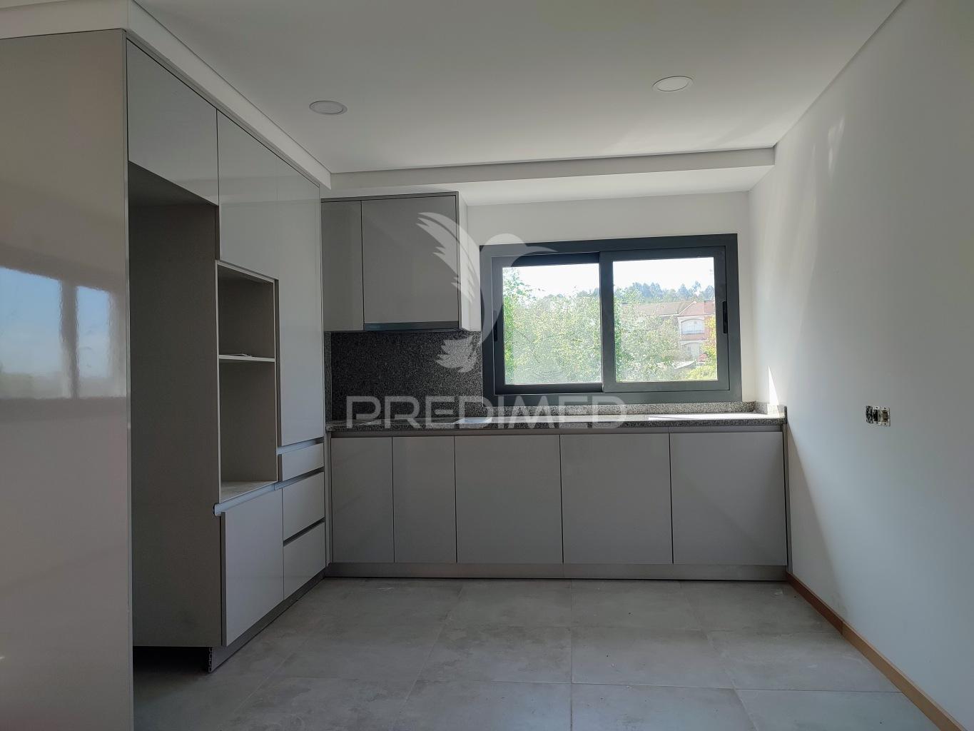 Apartamento t2, em construção em pedroso, vn gaia