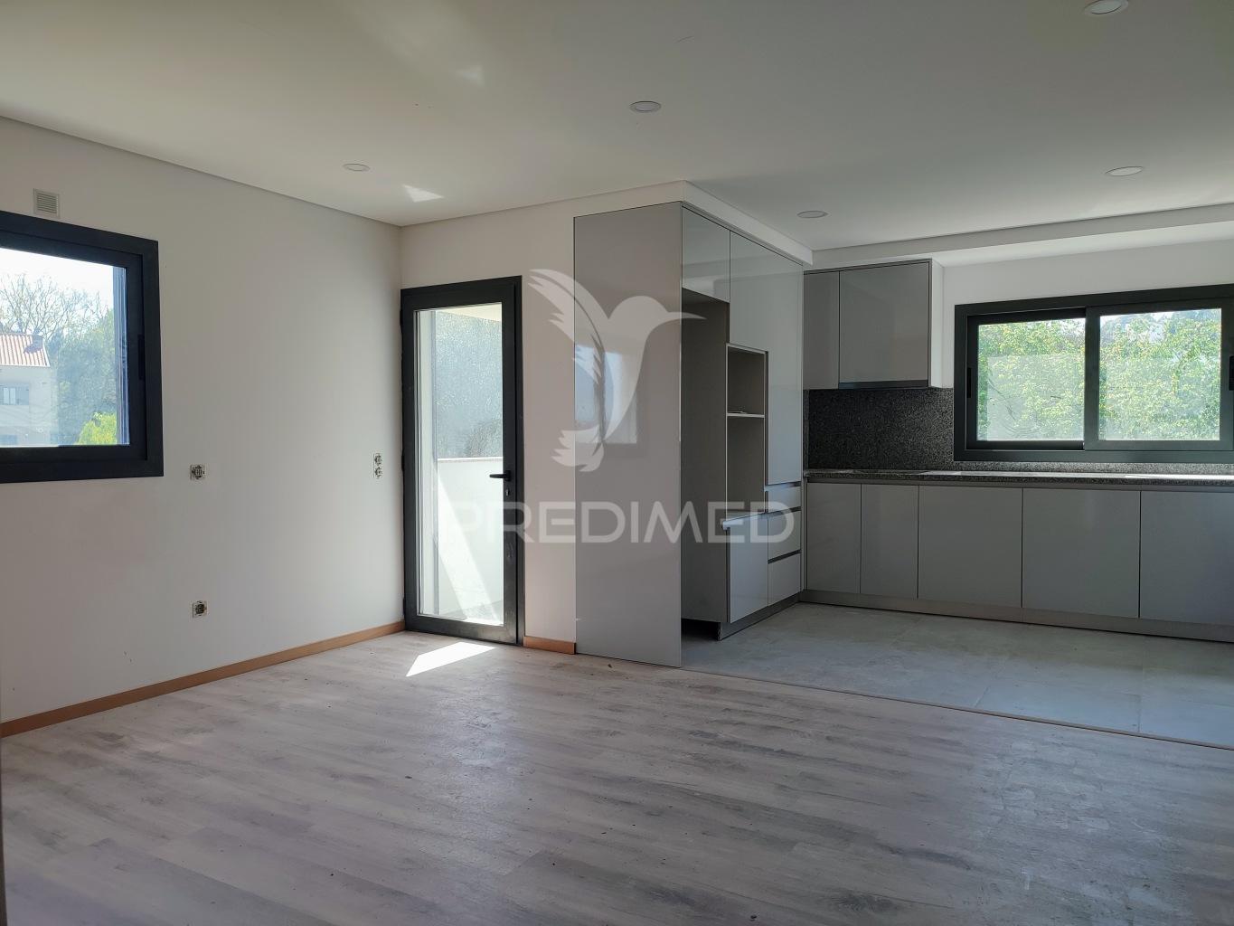 Apartamento t2, em construção em pedroso, vn gaia