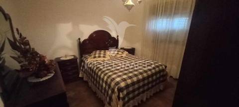 Vende se quintinha com moradia bi-familiar nas pontes em setúbal setúbal > gâmbia-pontes-alto guerra valor de 372 000,00 €