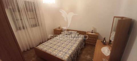 Vende se quintinha com moradia bi-familiar nas pontes em setúbal setúbal > gâmbia-pontes-alto guerra valor de 372 000,00 €