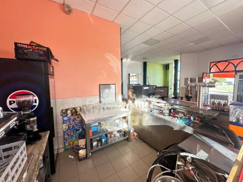 Restaurante pronto a explorar em sines