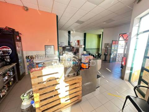 Restaurante pronto a explorar em sines