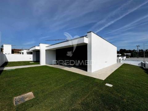 Moradia t3 geminada