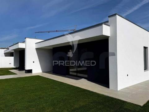 Moradia t3 geminada