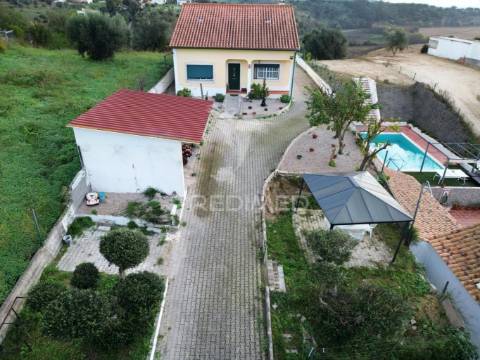 Moradia t3 com piscina em são vicente do paul / santarém