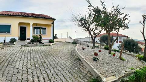 Moradia t3 com piscina em são vicente do paul / santarém