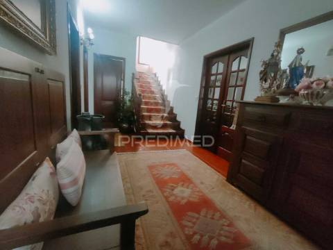 Moradia individual t4 em caldas das taipas
