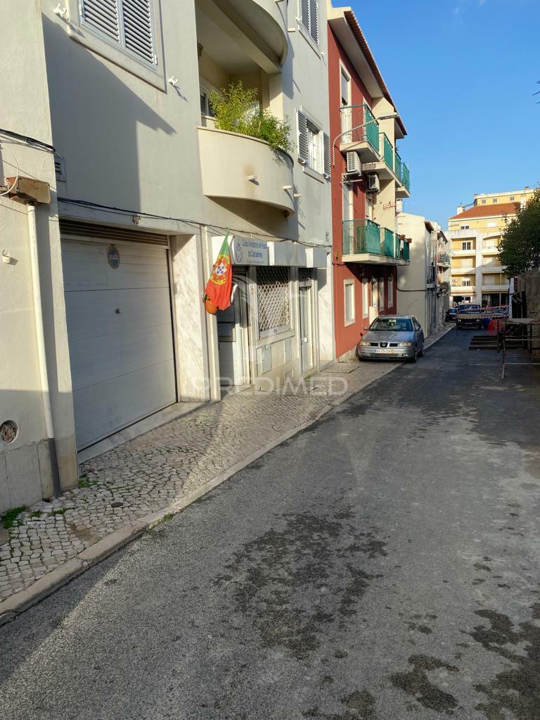 Garagem de 42m2 na castanheira do ribatejo