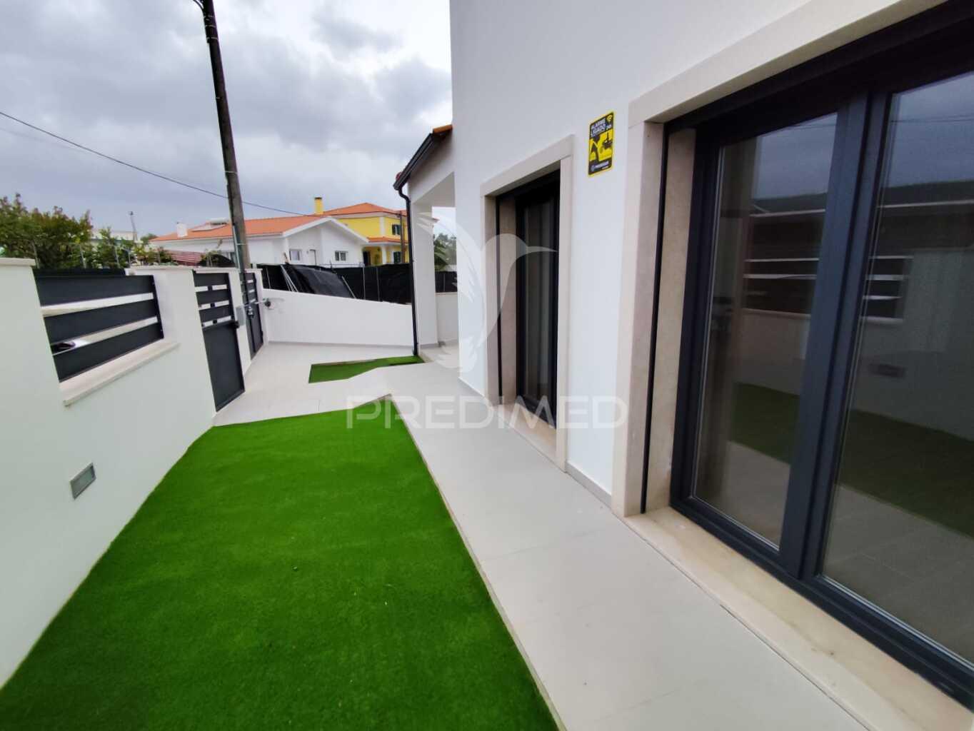Moradia nova t4 com garagem pinhal conde da cunha
