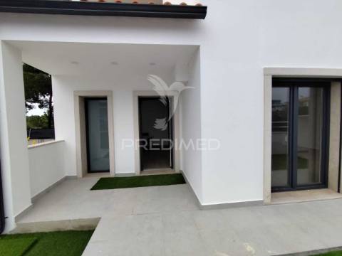Moradia nova t4 com garagem pinhal conde da cunha