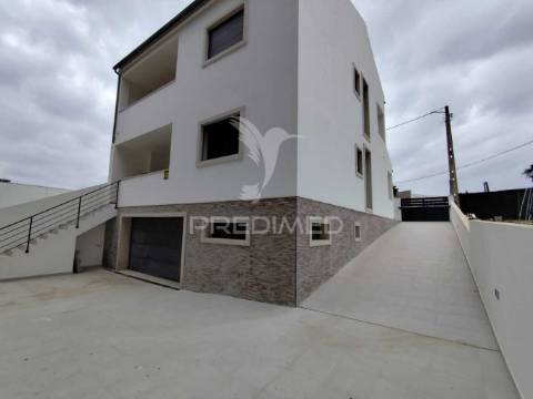Moradia nova t4 com garagem pinhal conde da cunha