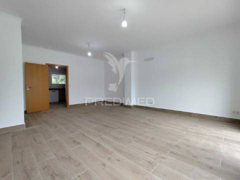Moradia nova t4 com garagem pinhal conde da cunha