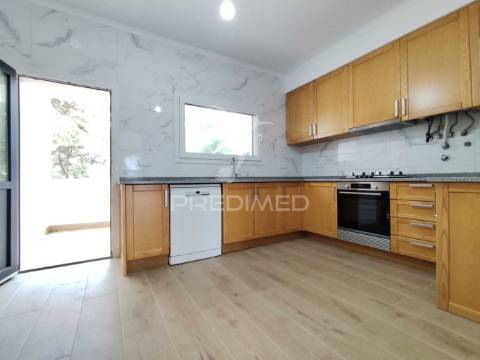 Moradia nova t4 com garagem pinhal conde da cunha