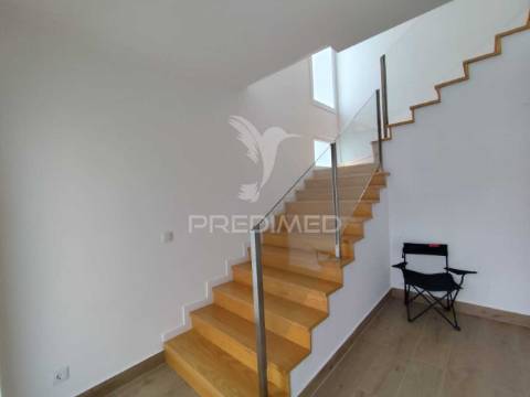 Moradia nova t4 com garagem pinhal conde da cunha