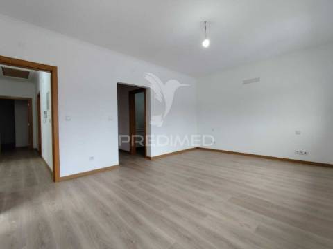 Moradia nova t4 com garagem pinhal conde da cunha