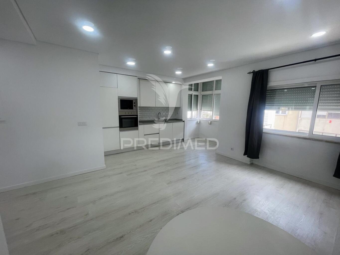 Apartamento t2 - remodelado -  centro do barreiro