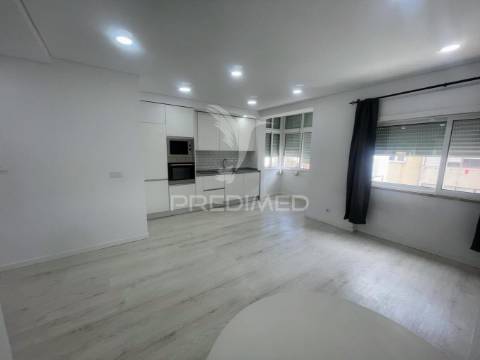 Apartamento t2 - remodelado -  centro do barreiro