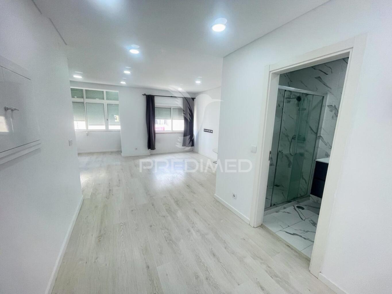 Apartamento t2 - remodelado -  centro do barreiro