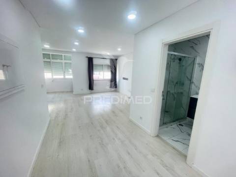 Apartamento t2 - remodelado -  centro do barreiro