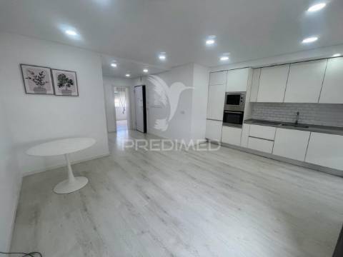 Apartamento t2 - remodelado -  centro do barreiro