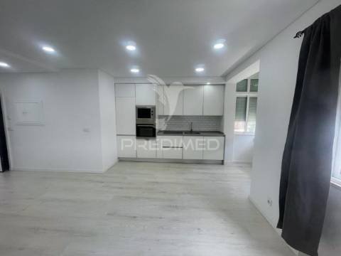Apartamento t2 - remodelado -  centro do barreiro
