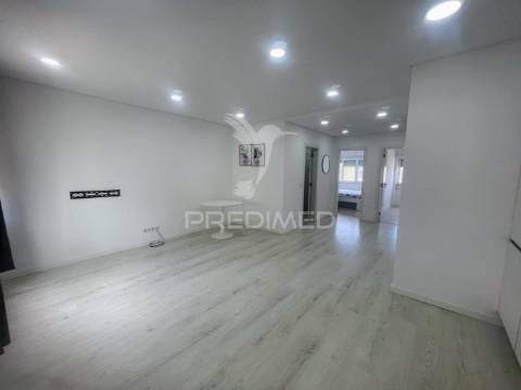 Apartamento t2 - remodelado -  centro do barreiro