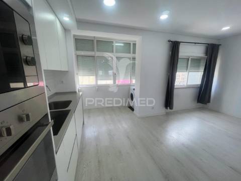 Apartamento t2 - remodelado -  centro do barreiro