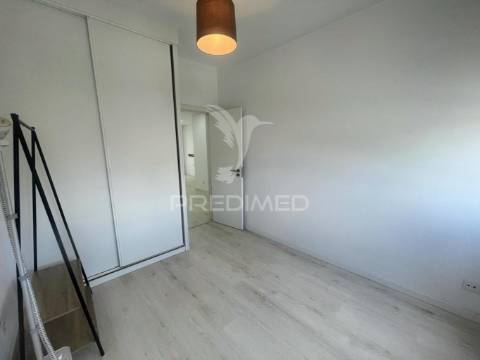 Apartamento t2 - remodelado -  centro do barreiro