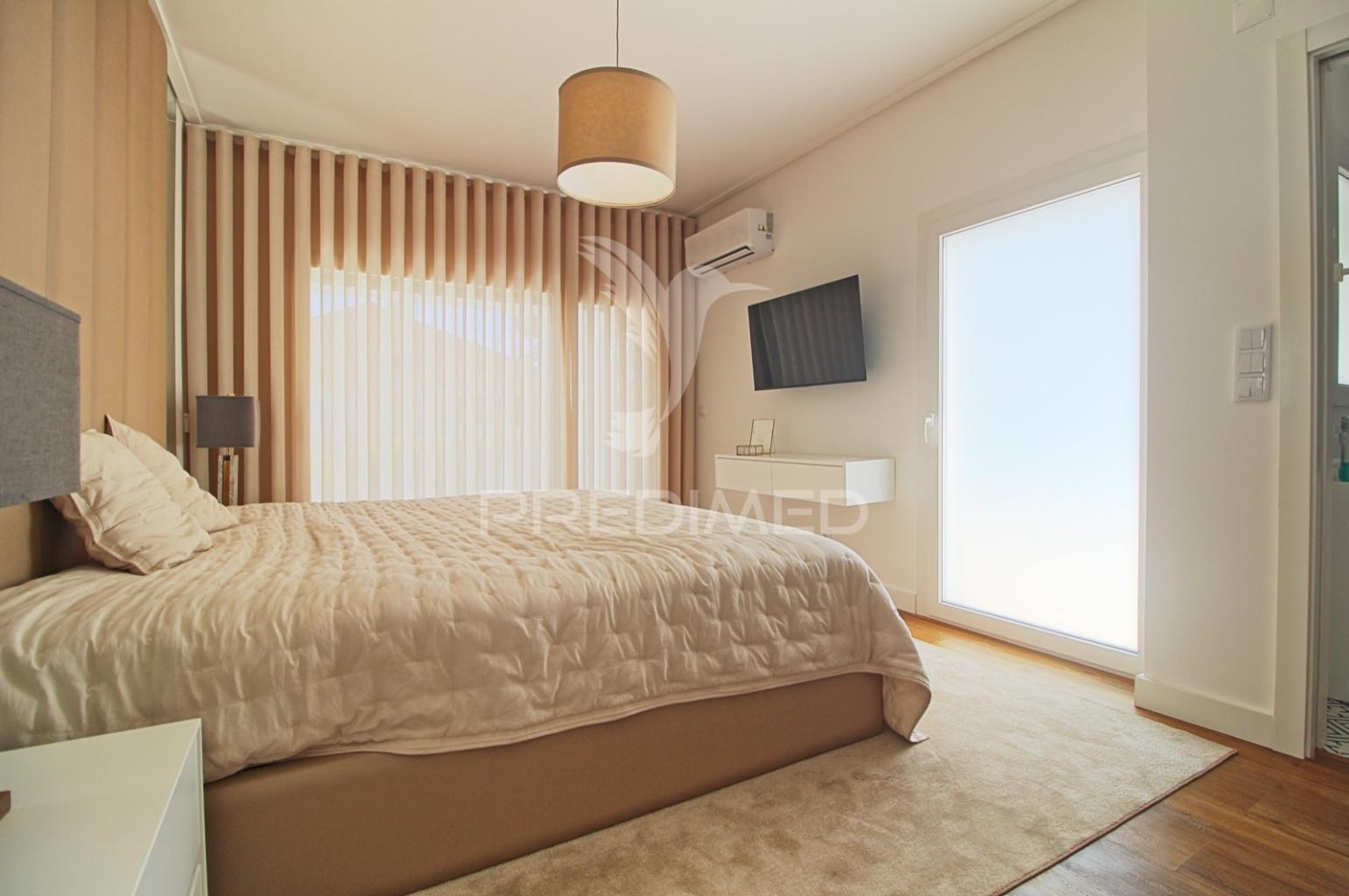 Luxuosa casa t5 nas quintinhas – o refúgio dos seus sonhos!