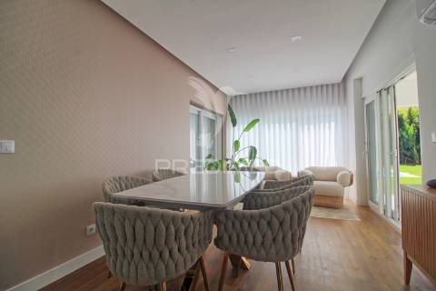 Luxuosa casa t5 nas quintinhas – o refúgio dos seus sonhos!